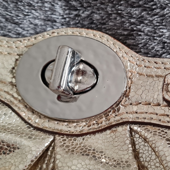 RARE Coach Gold Metallic Purse - Picture 5 of 12